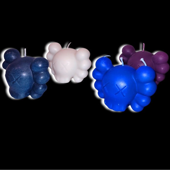 Designer Art Hand Poured Custom Kaws Candle - Picture 8 of 13